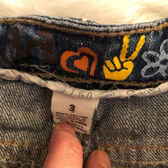 MUDD Distress Denim Shorts - Picture 4 of 4